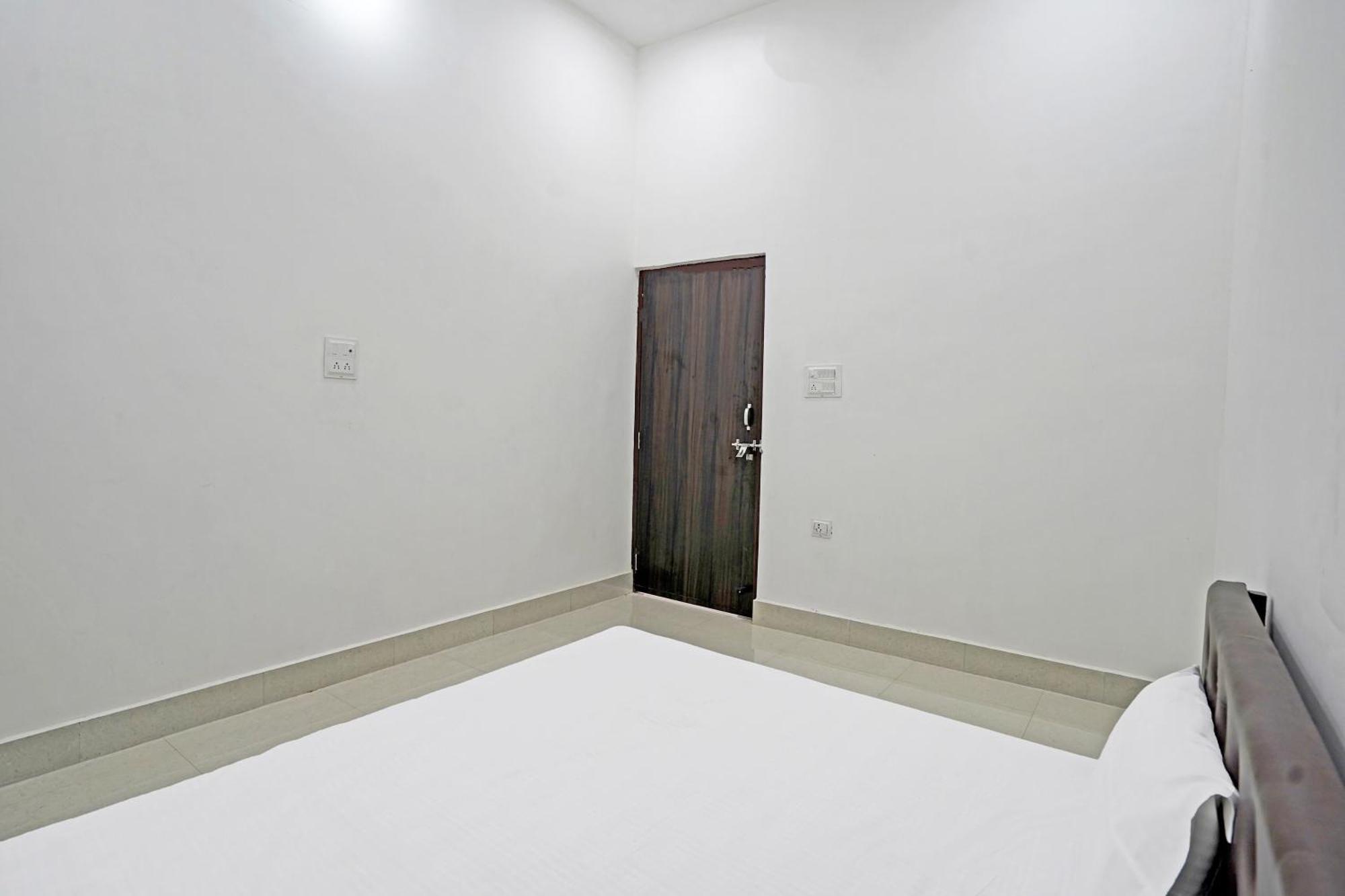 Hotel O Sky Touch Hotel Baghpat Exterior photo